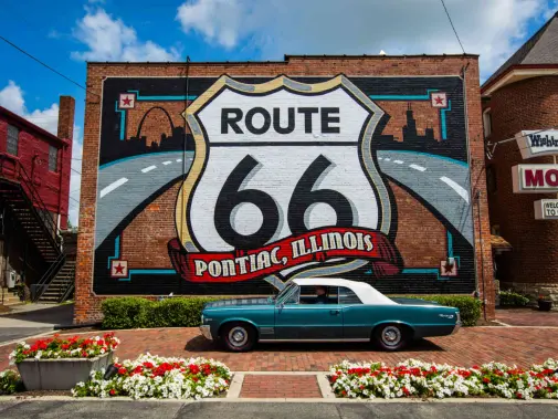 jpeg-optimizer_458957-route-66-mural-in-pontiac.jpg