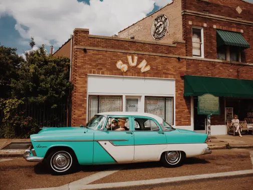vintage-car-outside-sun-studio--alex-shansky.jpg