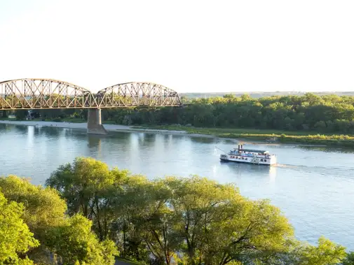 riverboat-012-x-north-dakota-tourism.jpg