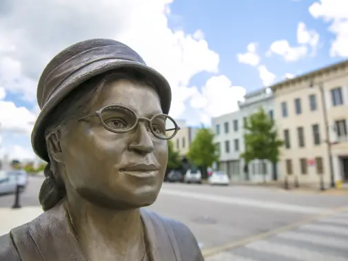 rosa-parks-statue-on-dexter-ave.-montgomery_45.jpg