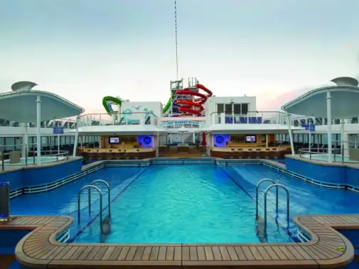 ncl_gtwy_waves_pool_bar.jpeg